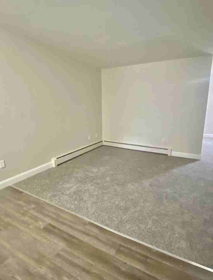 677 Middle St - Photo 5 of 6