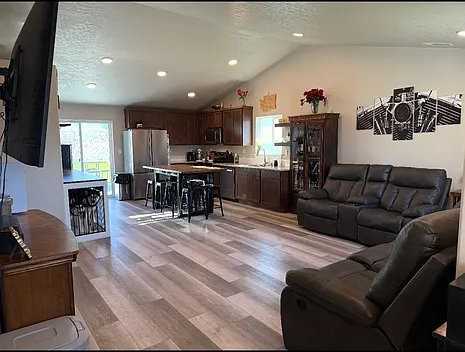 4908 Corinth Dr - Photo 3 of 16
