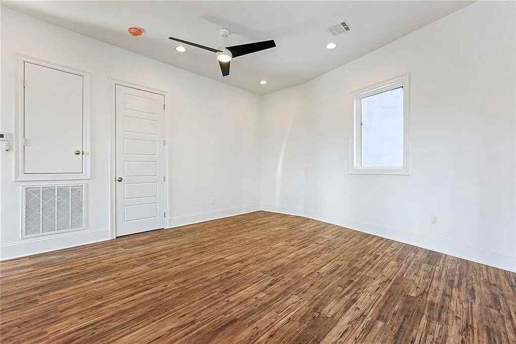 2315 Barracks St #2317 - Photo 3 of 8