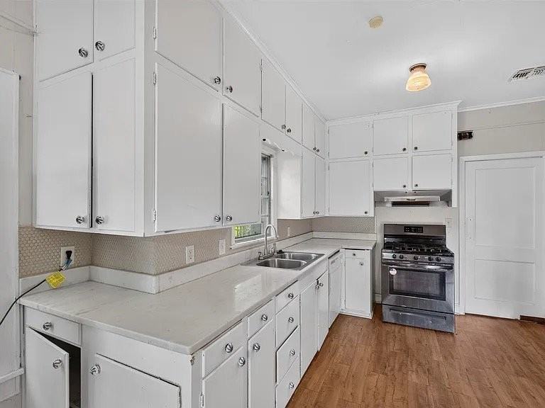 2117 S 13th St - Photo 2 of 6