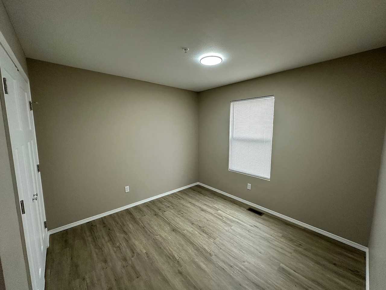 609 Texas Ave #B - Photo 3 of 9