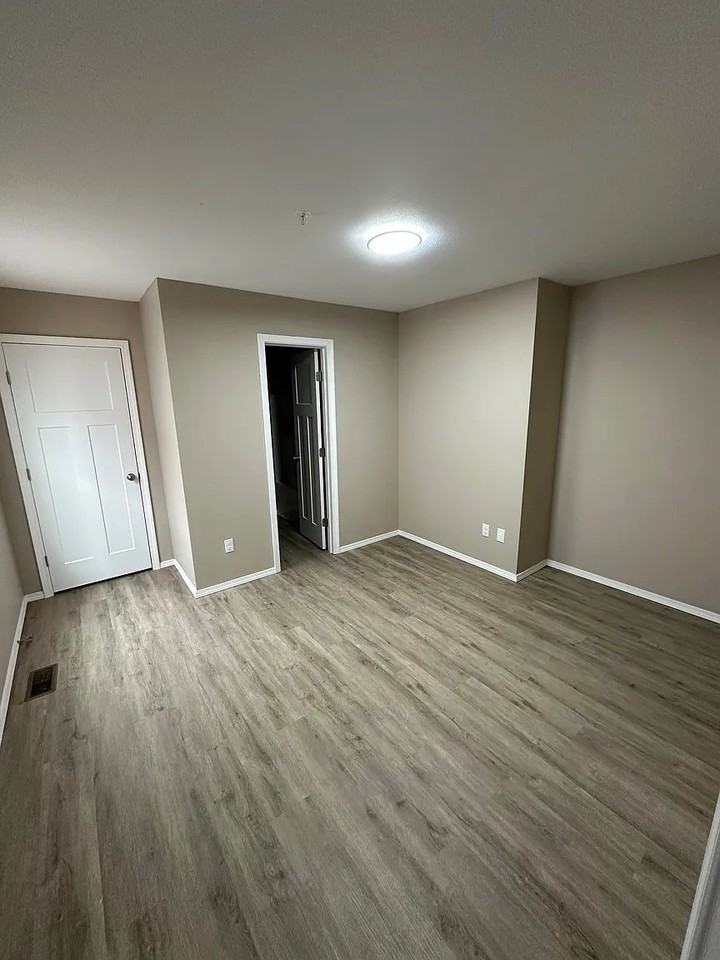 609 Texas Ave #B - Photo 7 of 9