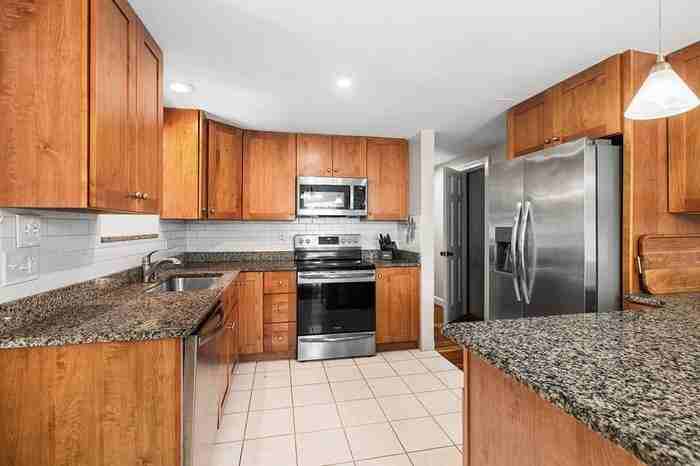 21 Bartlett Ave - Photo 6 of 20