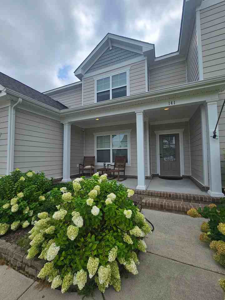 141 Bella Dr - Photo 2 of 20