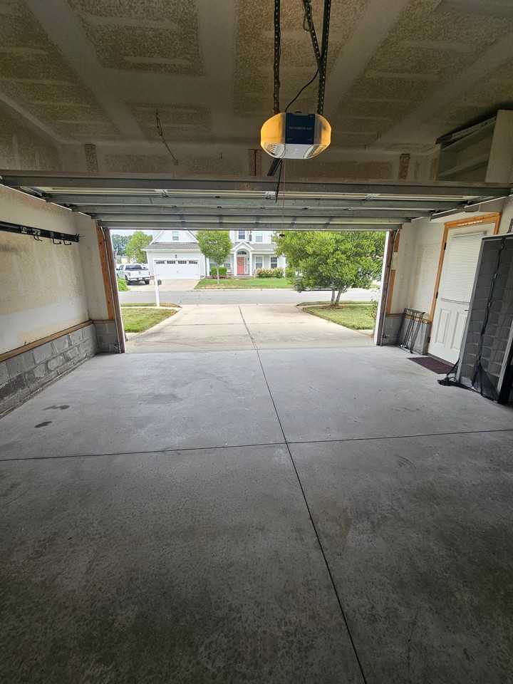 141 Bella Dr - Photo 3 of 20