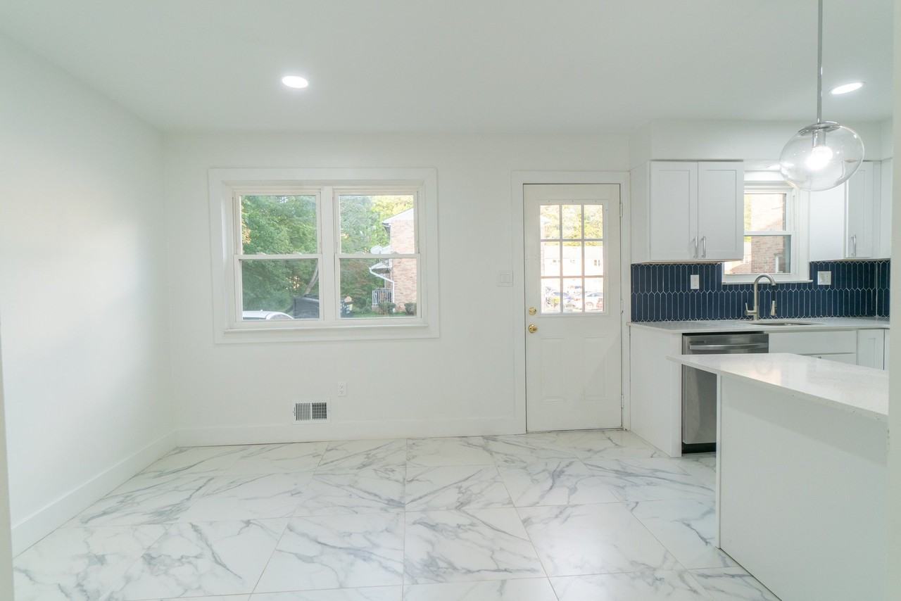 500 Adams Ln - Photo 2 of 11