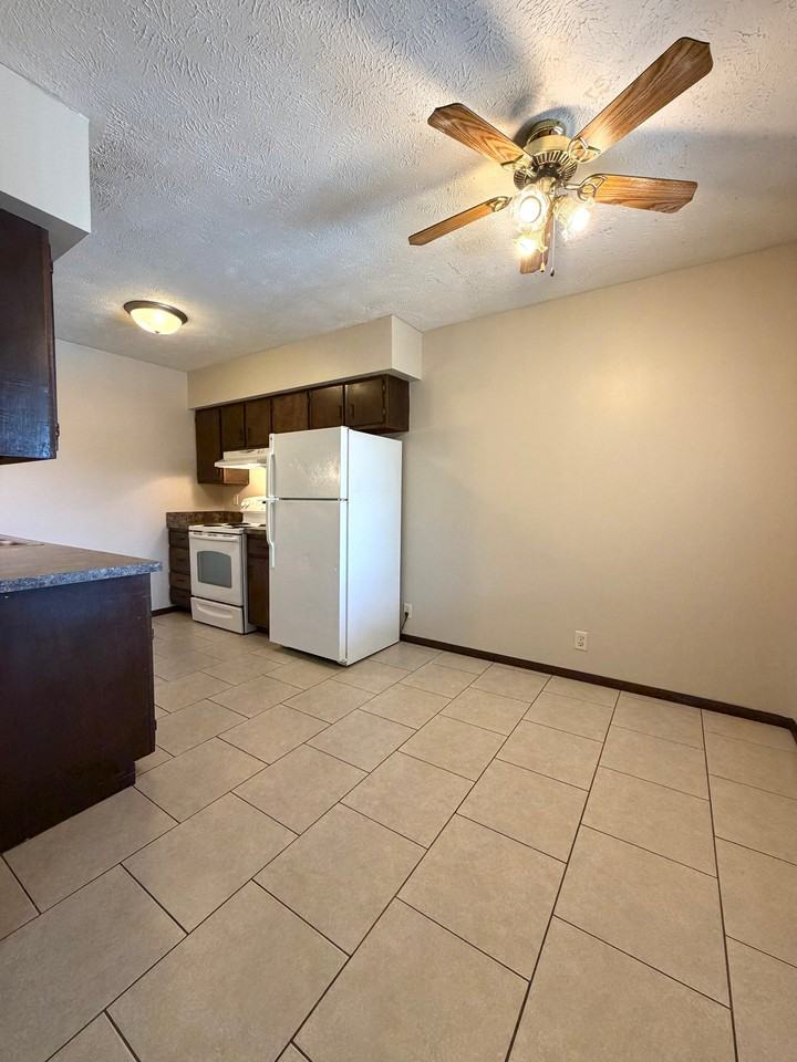 1842 Knox St #08 - Photo 2 of 8