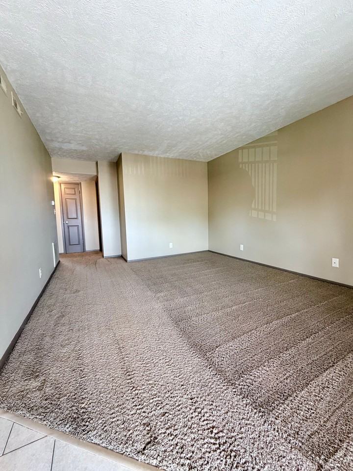 1842 Knox St #08 - Photo 4 of 8