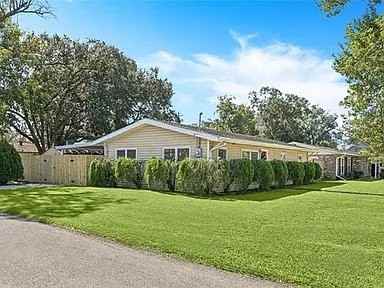 215 Citrus Rd - Photo 2 of 11