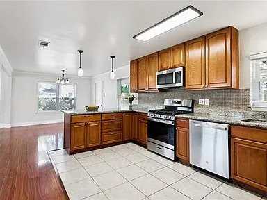 215 Citrus Rd - Photo 5 of 11