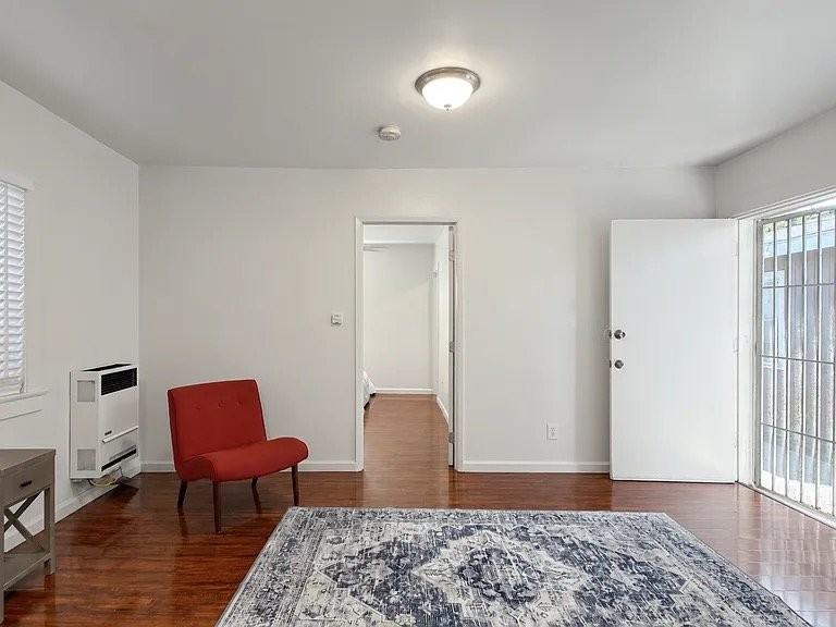746 Daisy Ave #1 - Photo 4 of 15