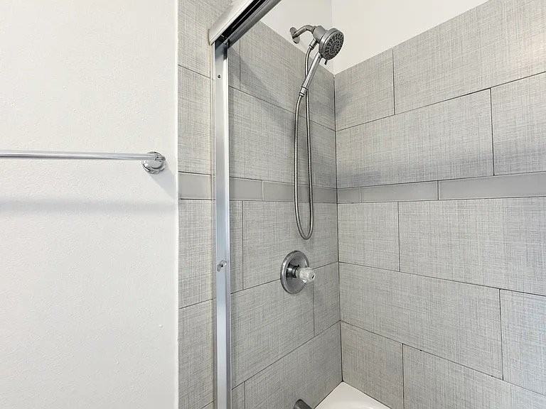 746 Daisy Ave #1 - Photo 6 of 15