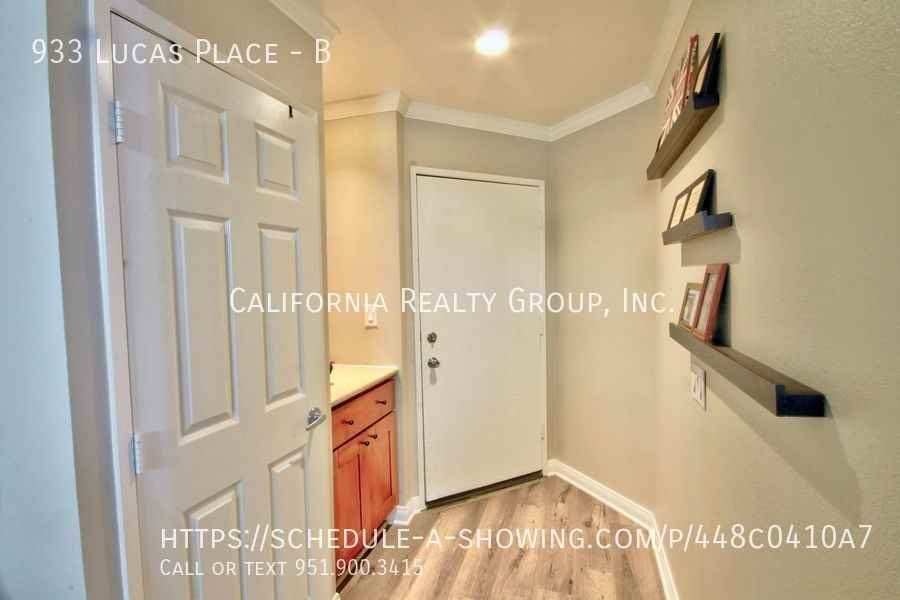 933 Lucas Pl #B - Photo 3 of 11