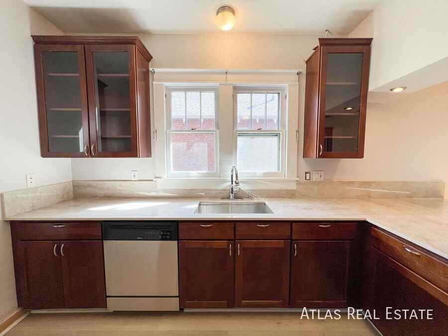 1014 Garfield St - Photo 3 of 27