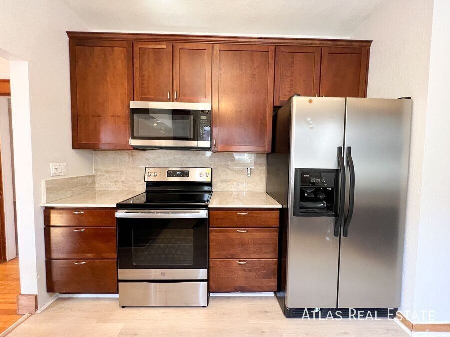 1014 Garfield St - Photo 4 of 27