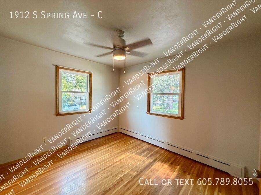 1912 S Spring Ave #C - Photo 7 of 12