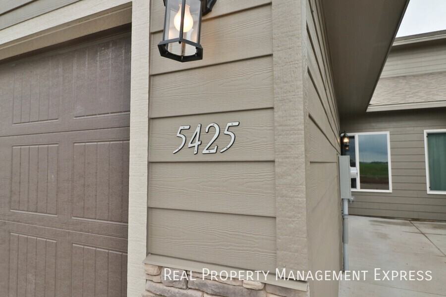 5425 S Seville Pl - Photo 3 of 25