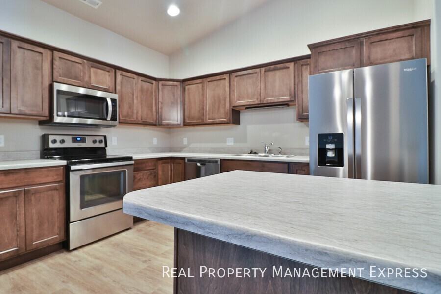 5425 S Seville Pl - Photo 6 of 25