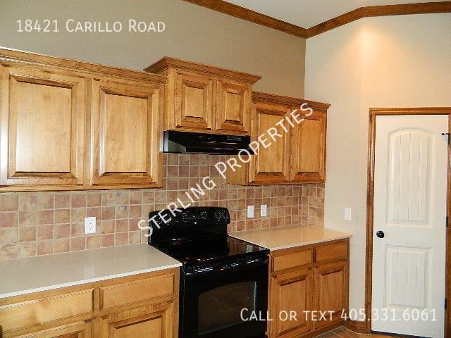 18421 Carillo Rd - Photo 4 of 24