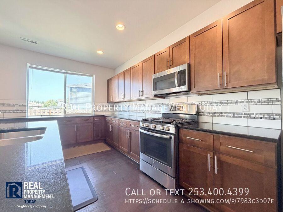 2113 196th Street Ct E - Photo 5 of 38