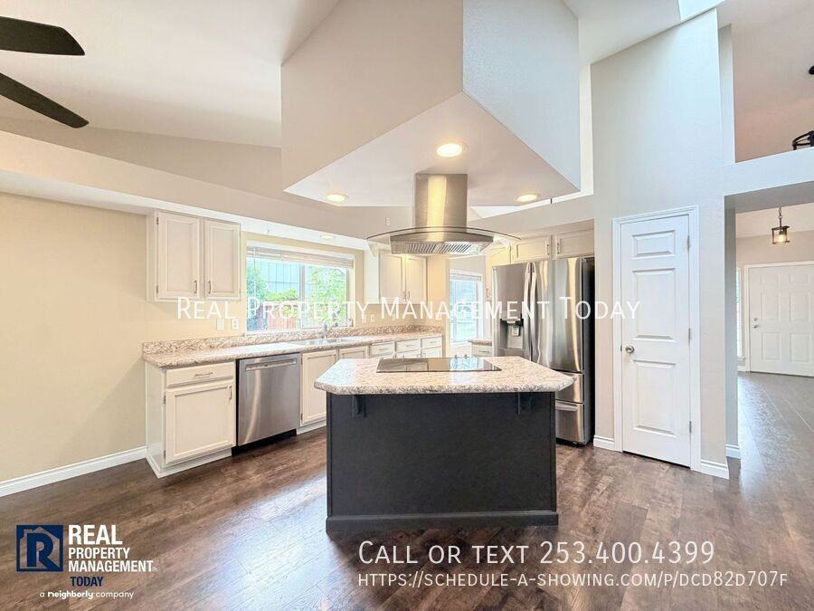 609 Cherry St E ##E. - Photo 4 of 33