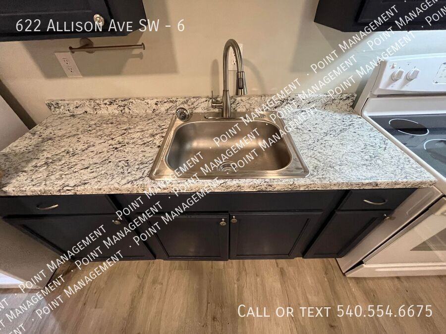 622 Allison Ave Sw #6 - Photo 2 of 10