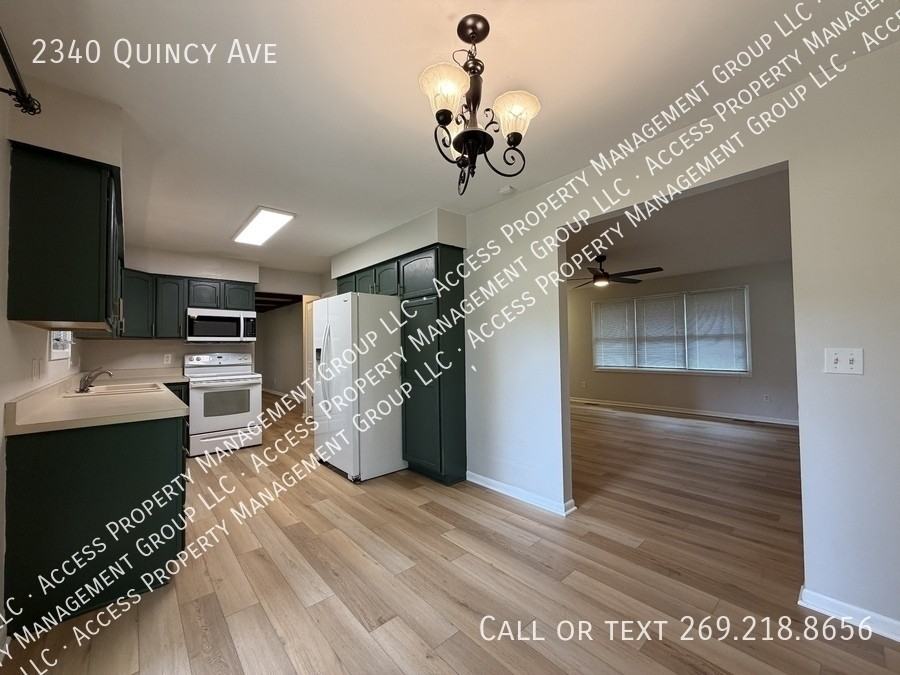 2340 Quincy Ave - Photo 5 of 29
