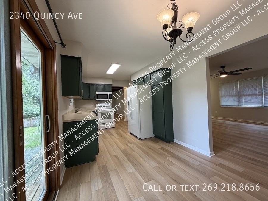 2340 Quincy Ave - Photo 6 of 29