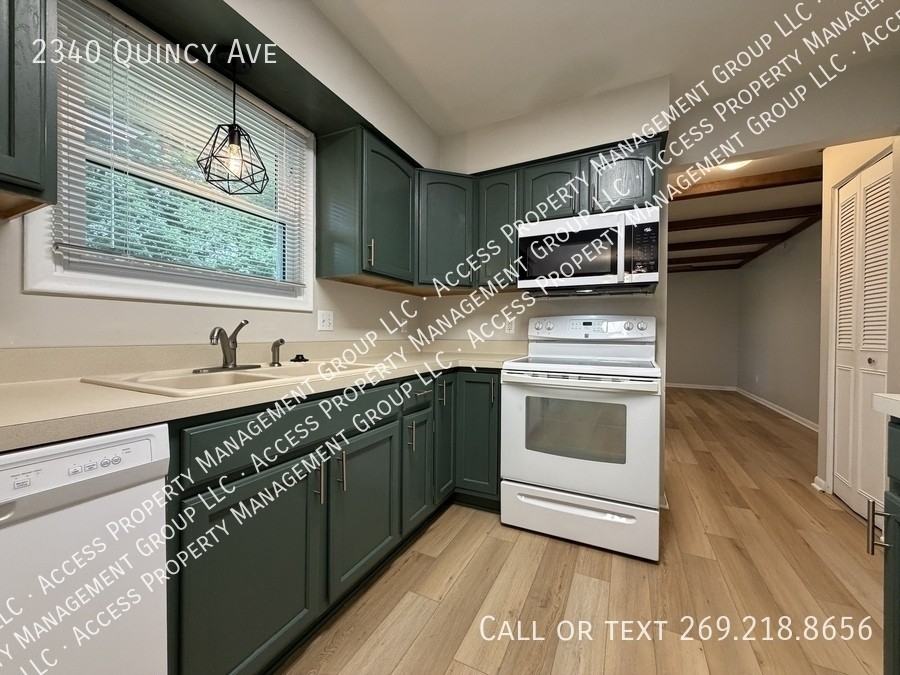 2340 Quincy Ave - Photo 7 of 29