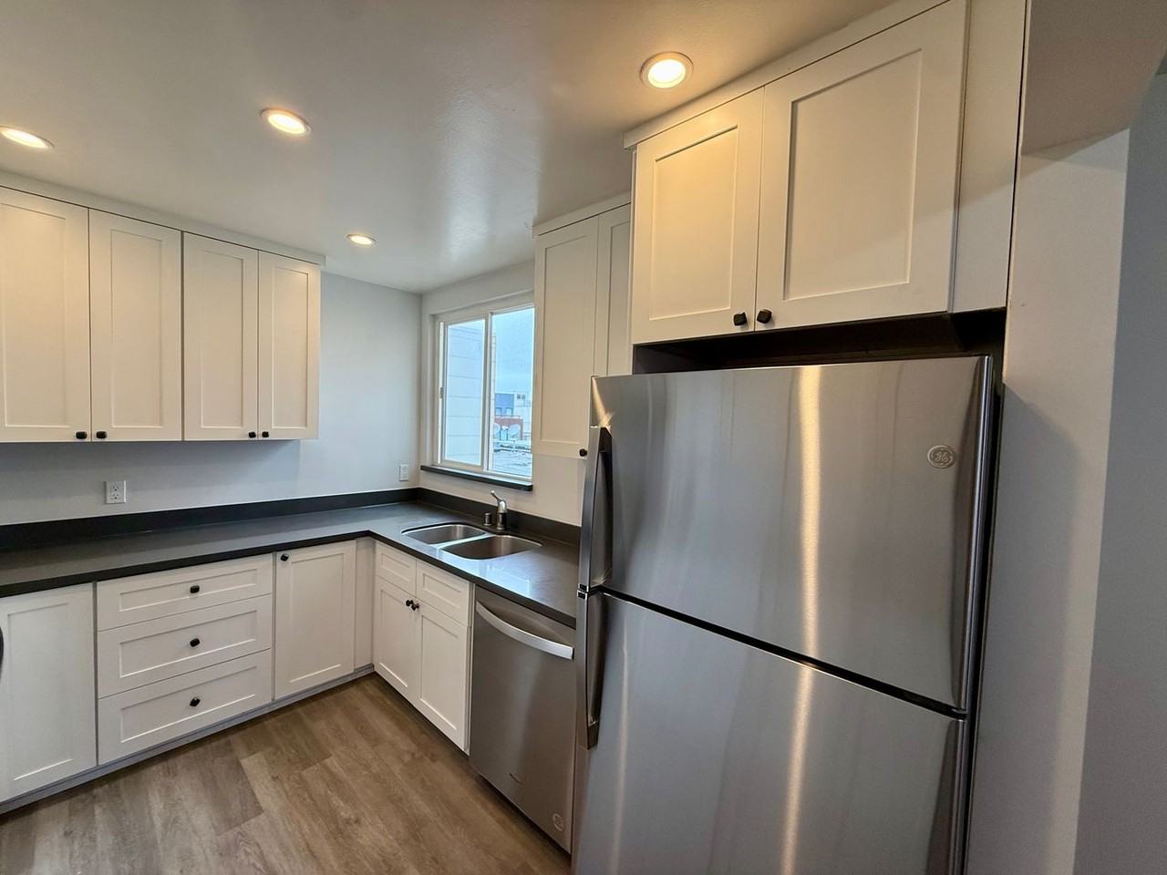 355 24th Ave - Photo 3 of 25