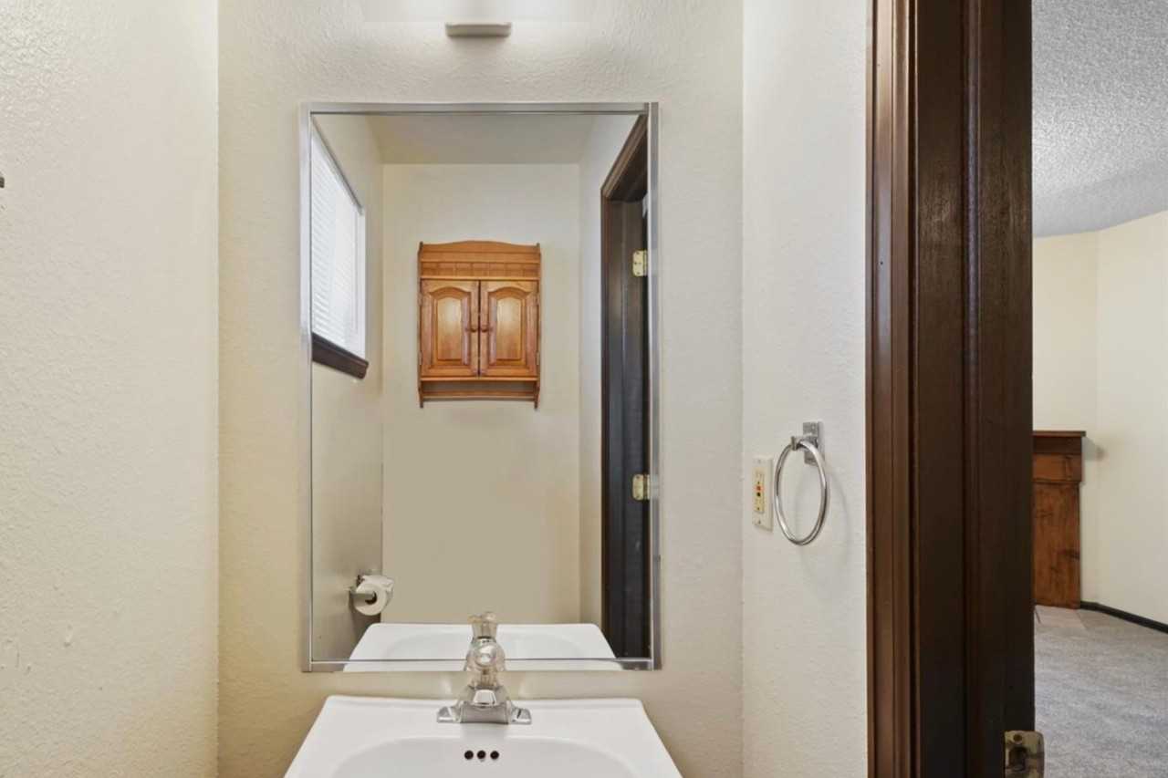 2807 W Uintah St #C - Photo 5 of 9