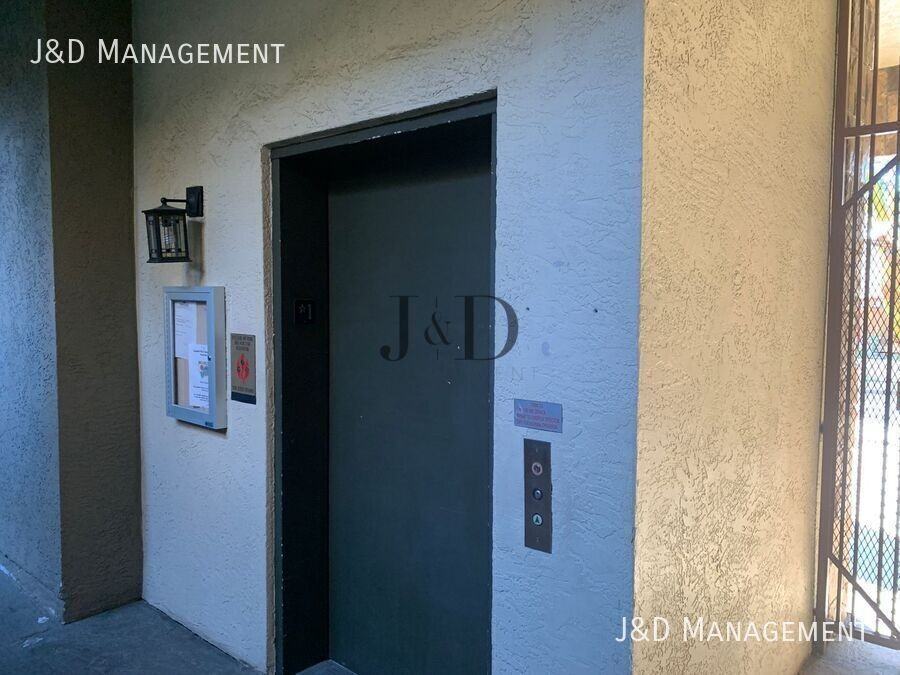 4521 55th St #22 - Photo 5 of 21