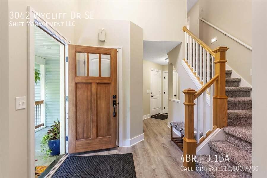3042 Wycliff Dr Se - Photo 3 of 20