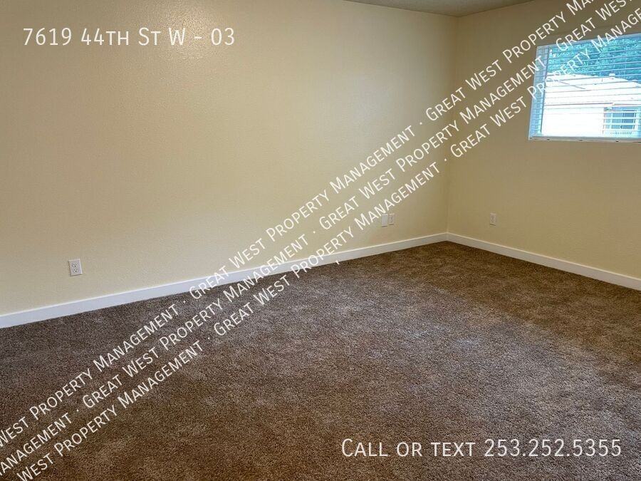 7619 44th St W #03 - Photo 5 of 15
