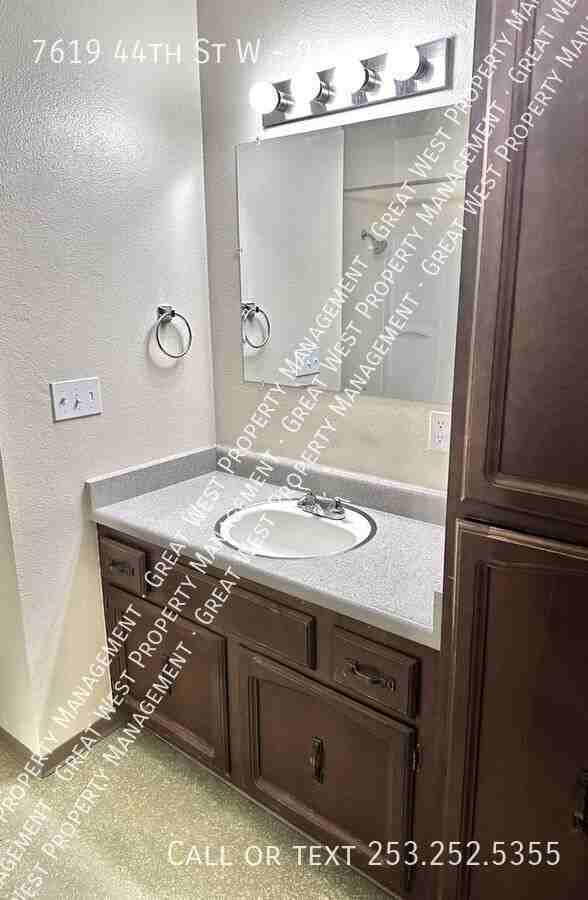 7619 44th St W #03 - Photo 7 of 15