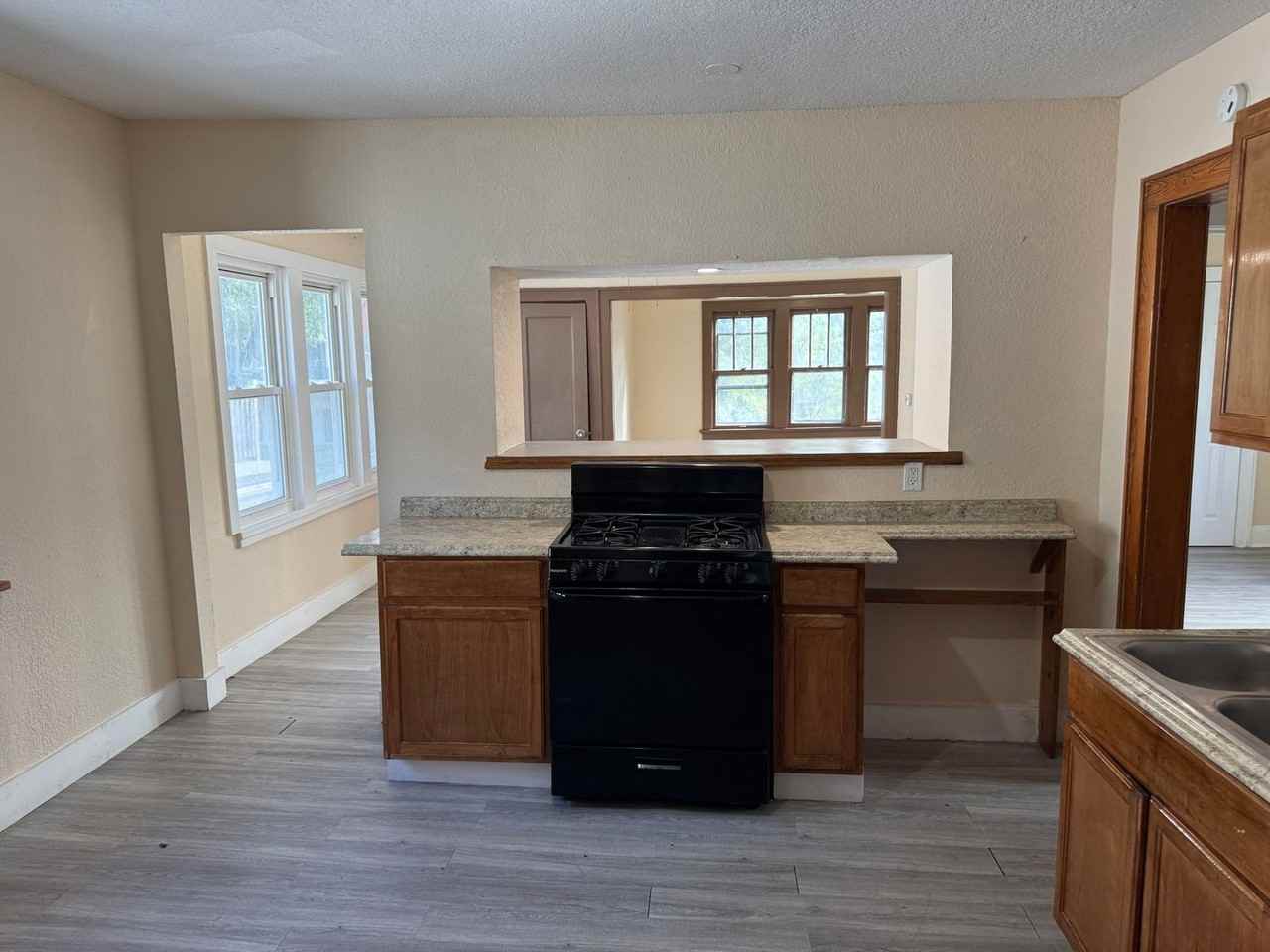 1920 W Vienna Ave - Photo 5 of 10