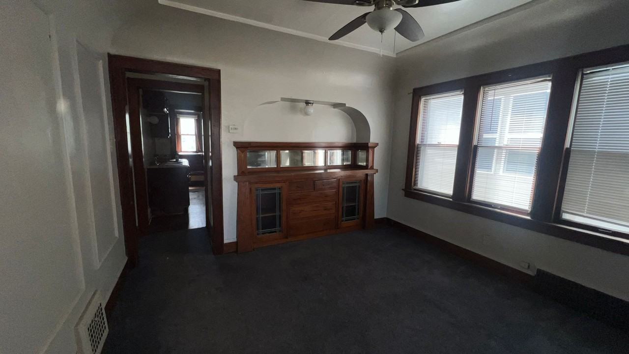 3328 N 38th St - Photo 2 of 15