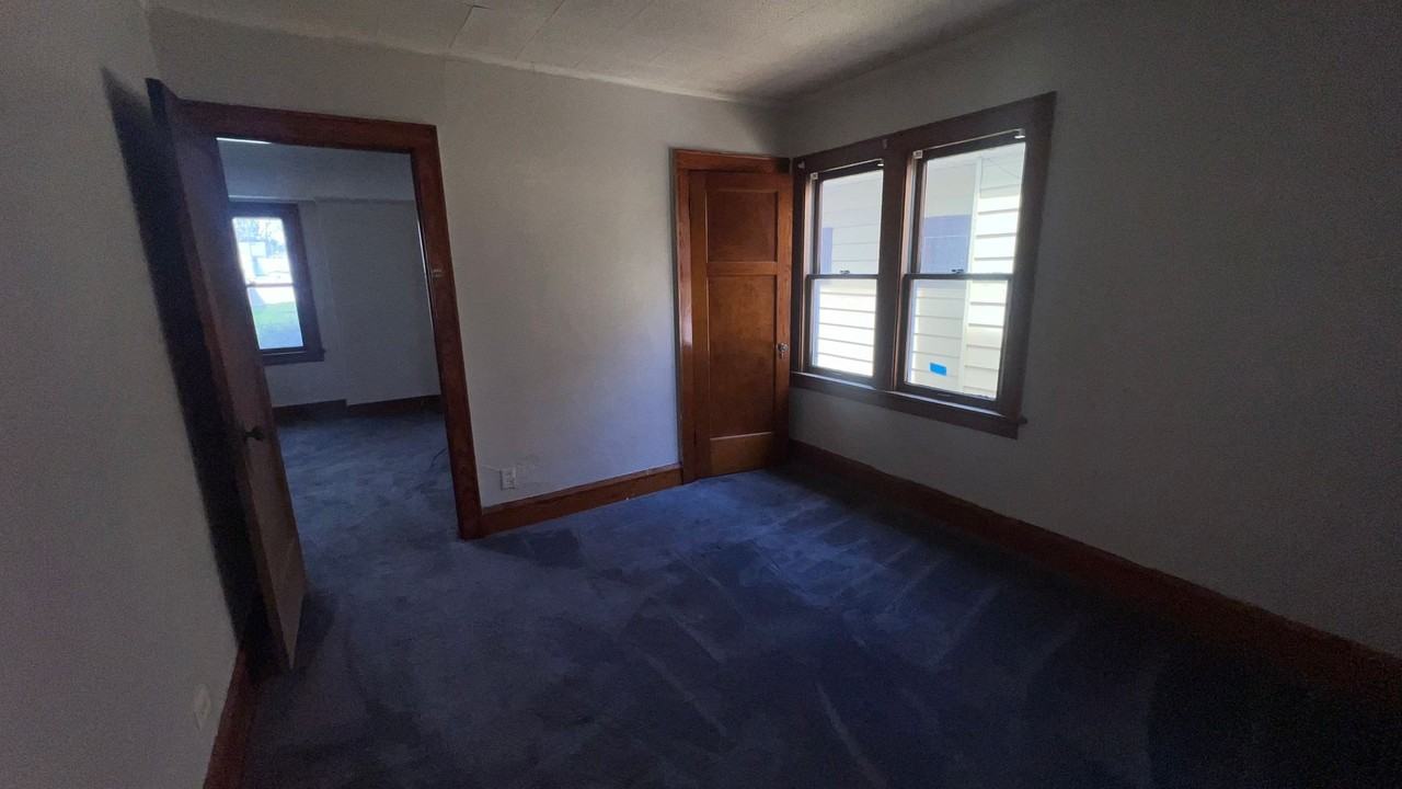 3328 N 38th St - Photo 3 of 15