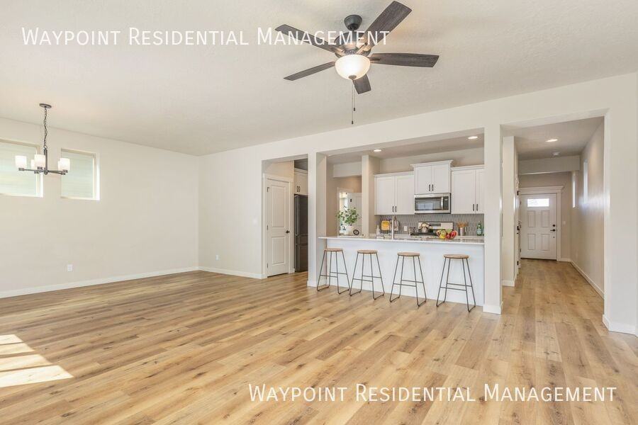 3376 Nw 14th Ave - Photo 4 of 34
