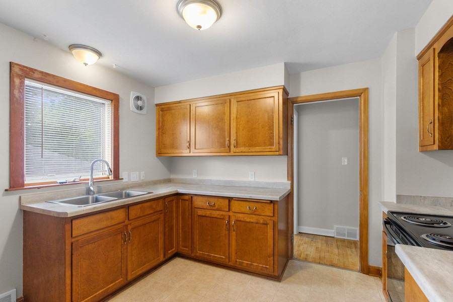 W63N399 Hillcrest Ave - Photo 7 of 21