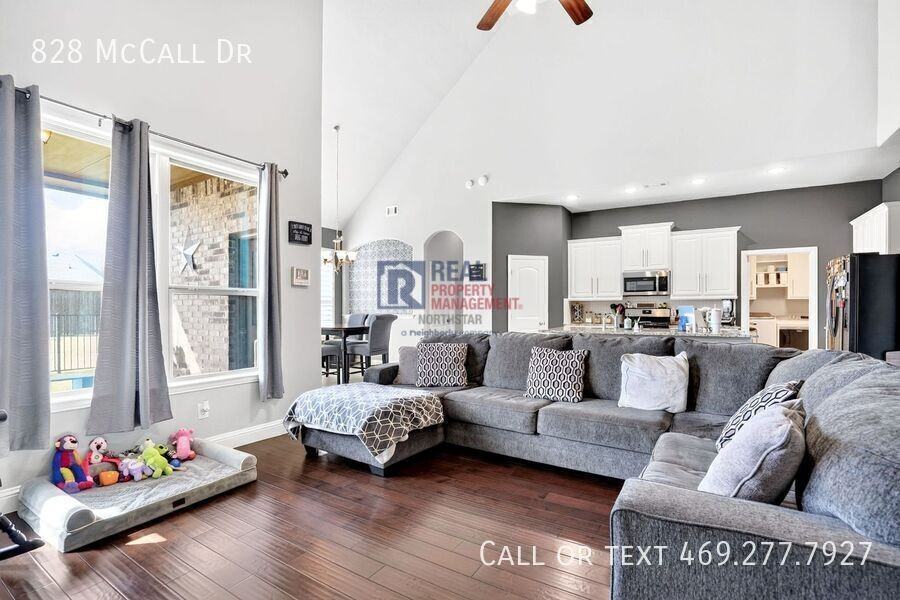 828 Mccall Dr - Photo 6 of 42