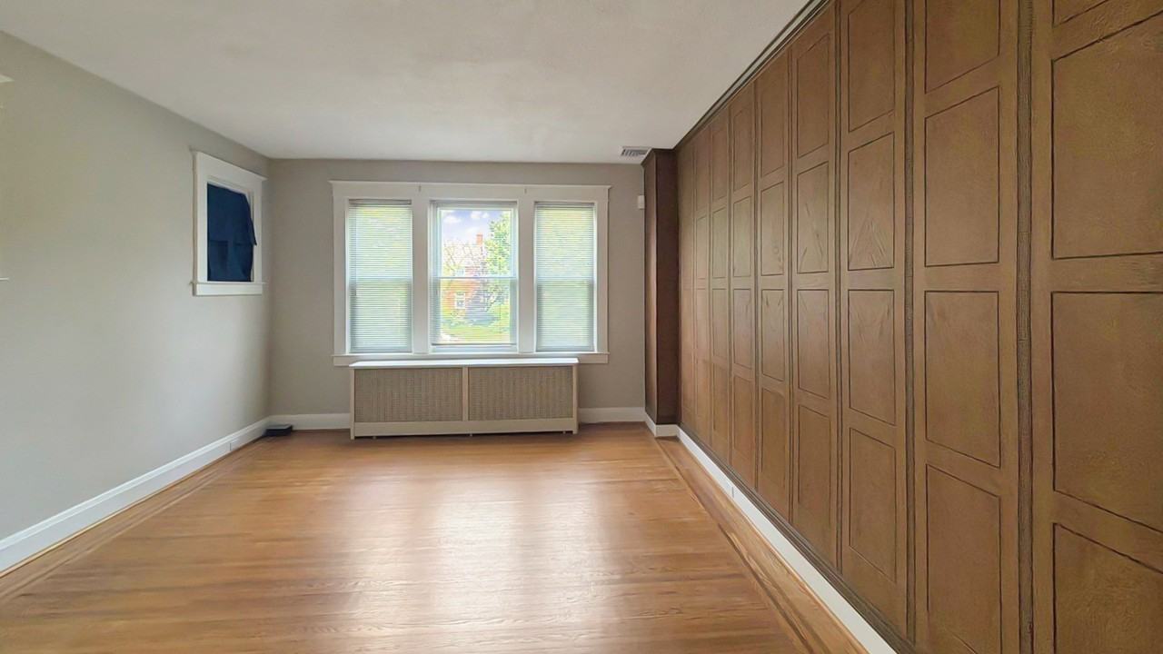 3305 Moravia Rd - Photo 4 of 32