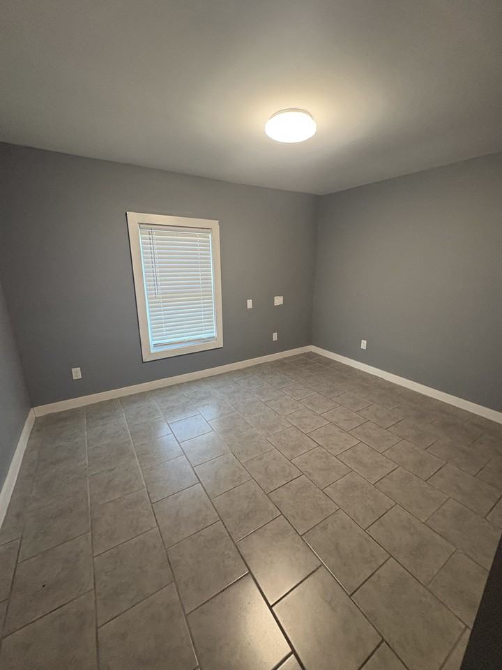 2825 Union St - Photo 4 of 10