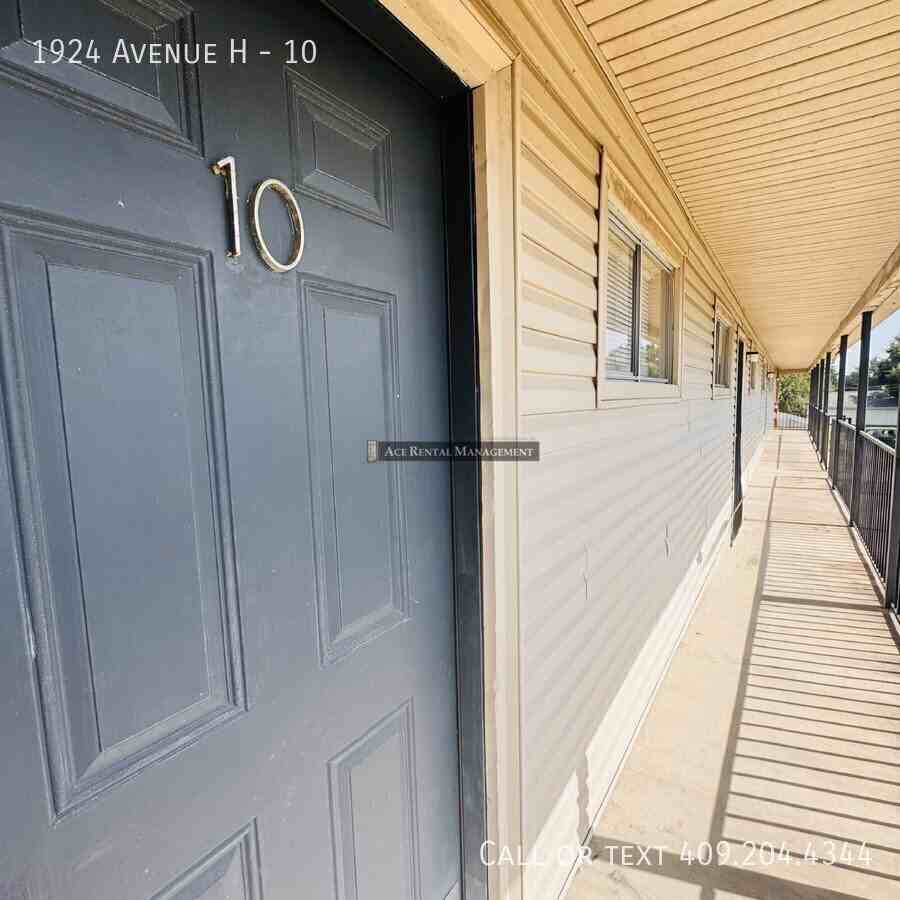 1924 Avenue H #10 - Photo 2 of 15