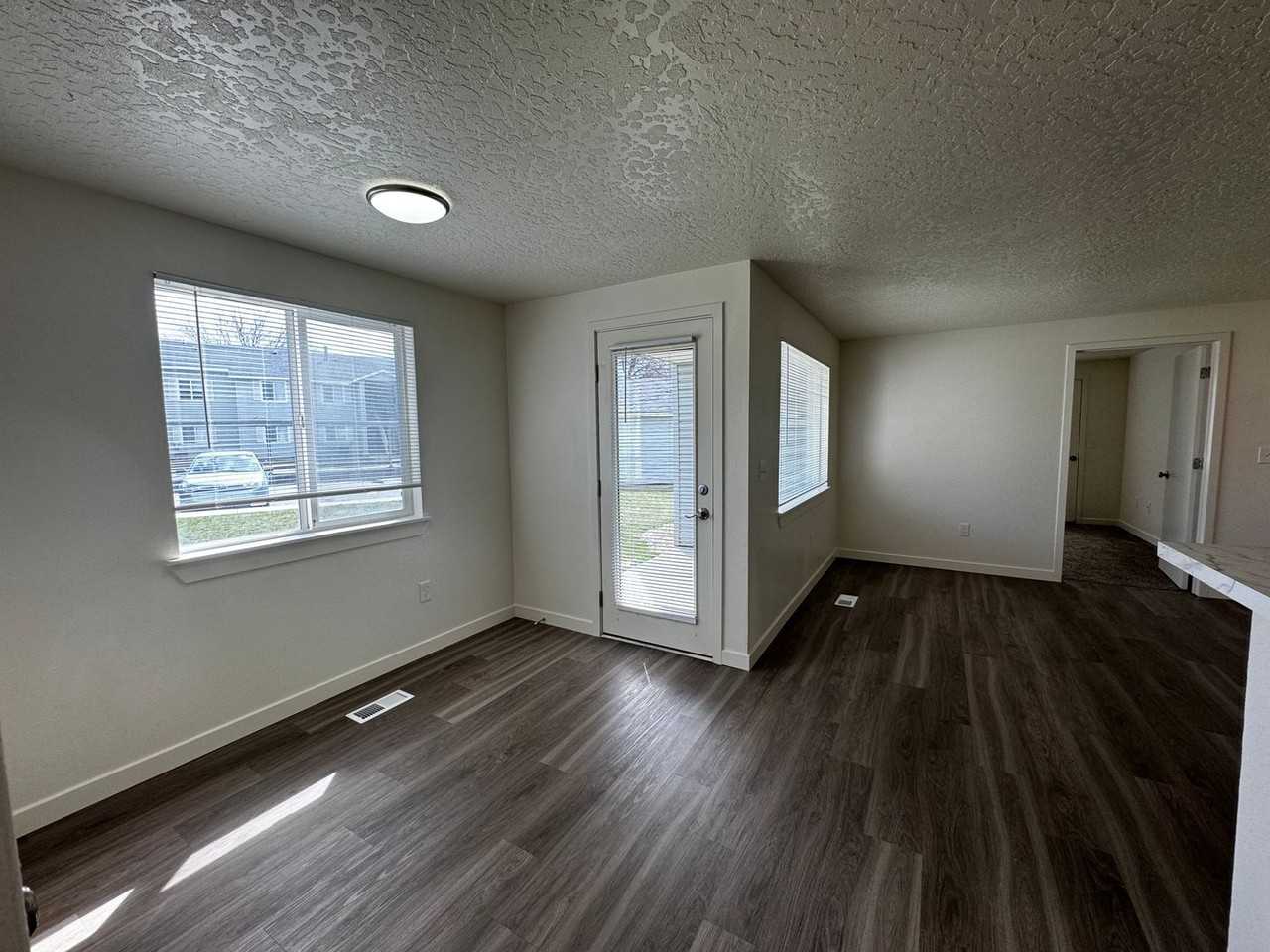 3101 S Apple St #103 - Photo 7 of 46