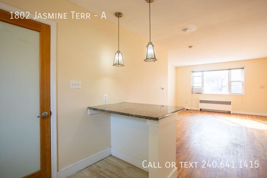 1802 Jasmine Ter #A - Photo 7 of 18