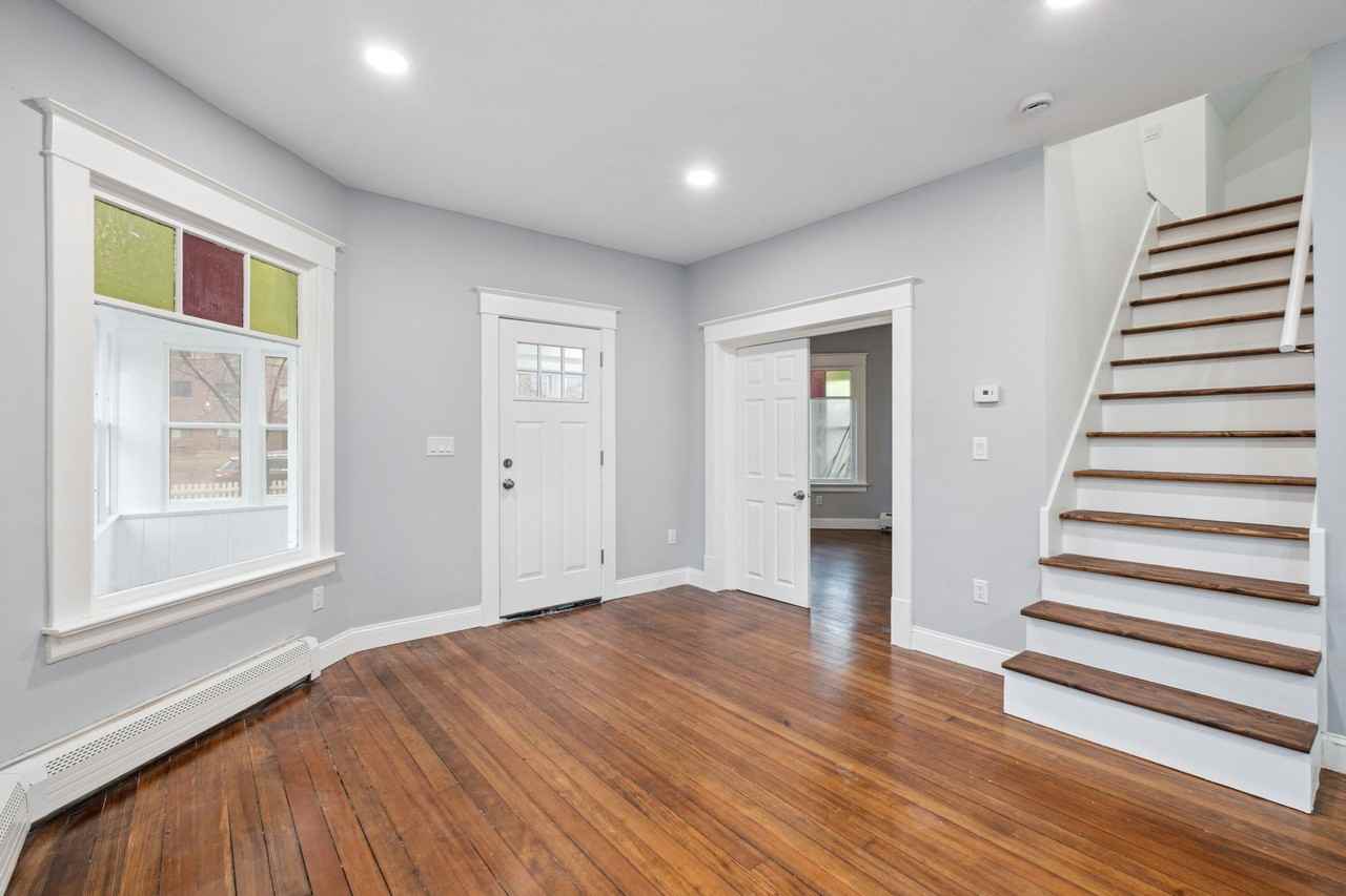 1035 Bluff Ave E - Photo 3 of 15