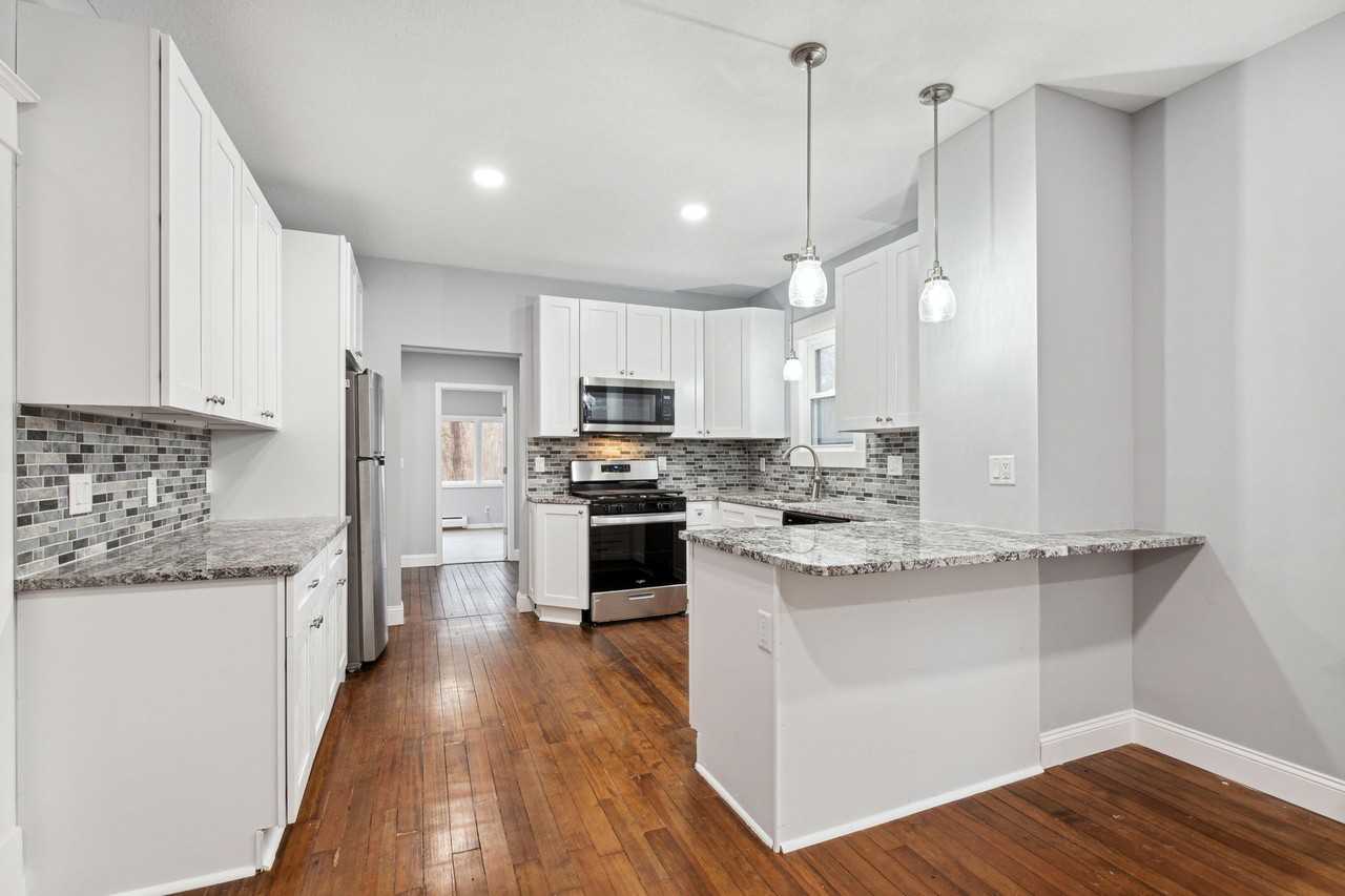 1035 Bluff Ave E - Photo 6 of 15