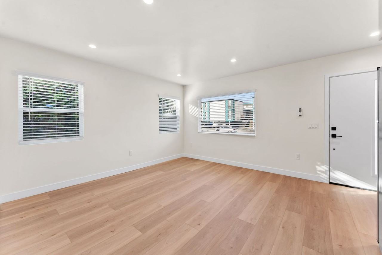 2735 Broadway #1 - Photo 5 of 24