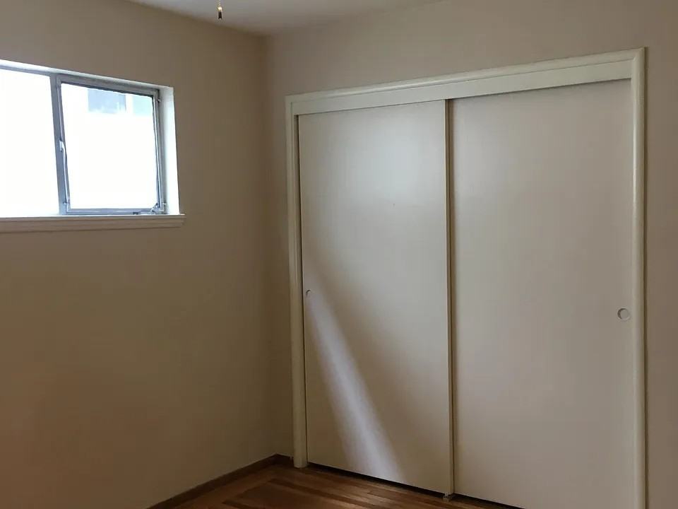 237 41st St #4 - Photo 4 of 5